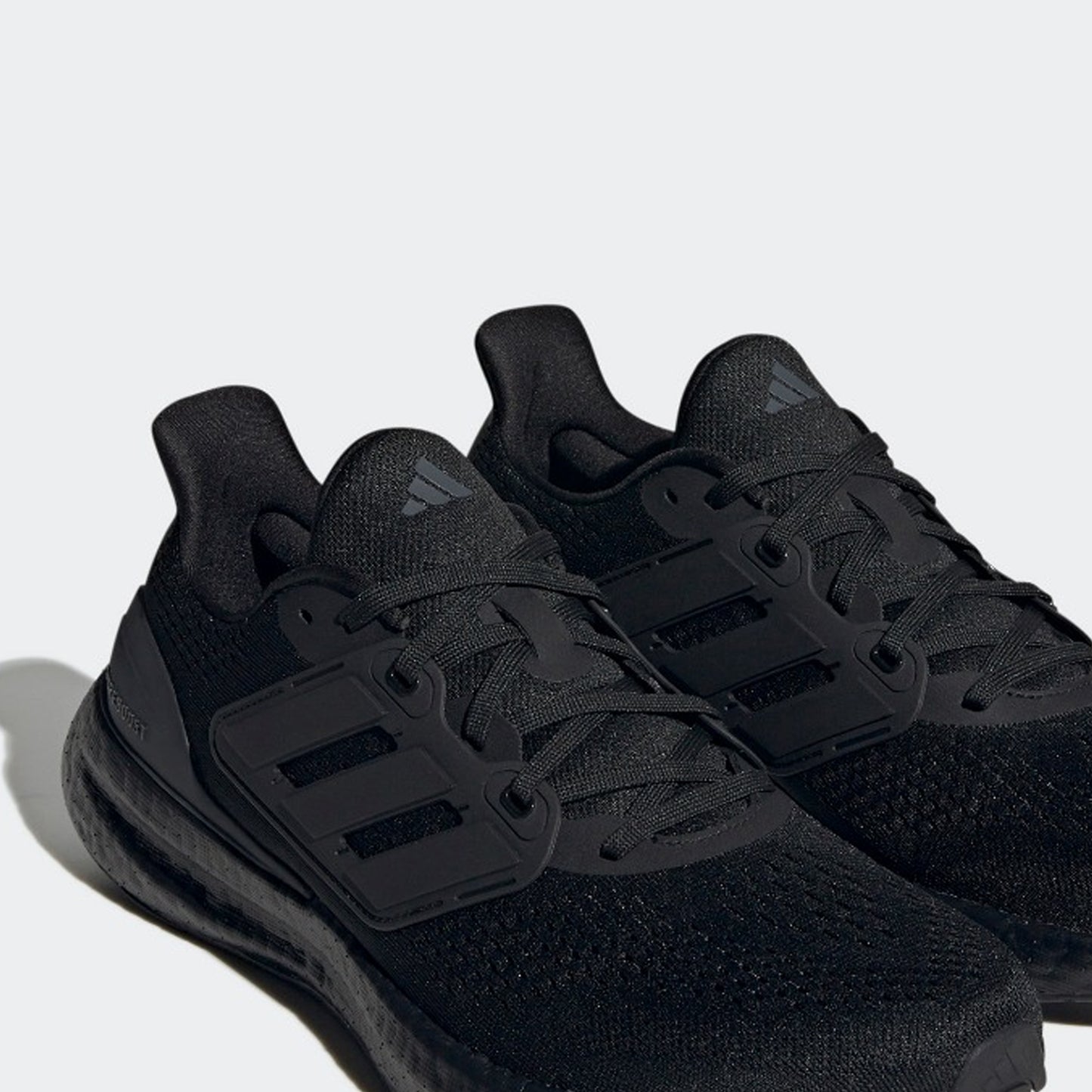PUREBOOST 23 WIDE 自由なランニングと快適なランニングシューズ 男女用