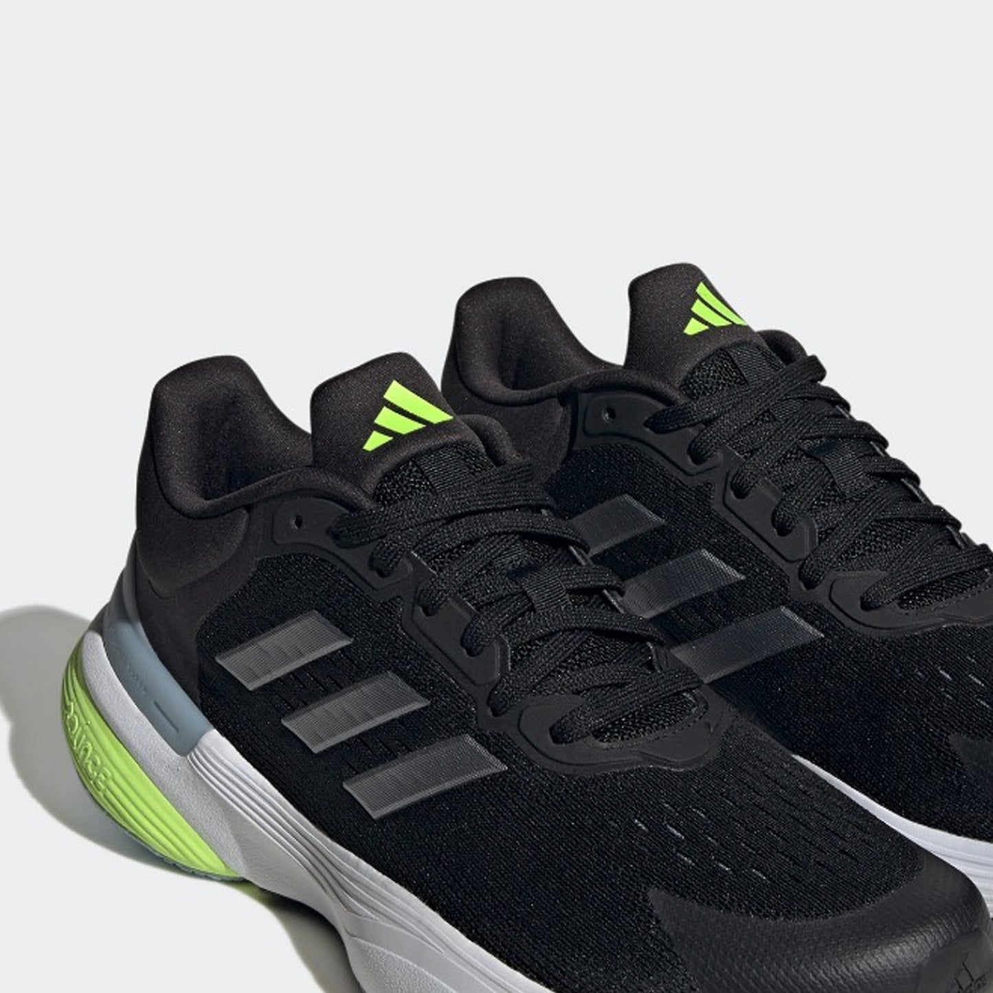 RESPONSE SUPER 3.0 快適なランニングとメッシュランニングシューズ 男女用 adidasアディダス